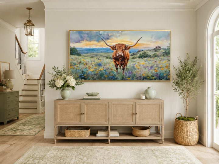 Texas Longhorn Kuh im Wildblumenfeld Gerahmte Leinwand Wandkunst 