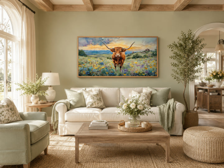 Texas Longhorn Kuh im Wildblumenfeld Gerahmte Leinwand Wandkunst 